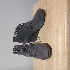 TOMS Womens Size 7.5/EU 38 Gray Suede Ankle Boots Shoes Heels Wedge Grey Booties